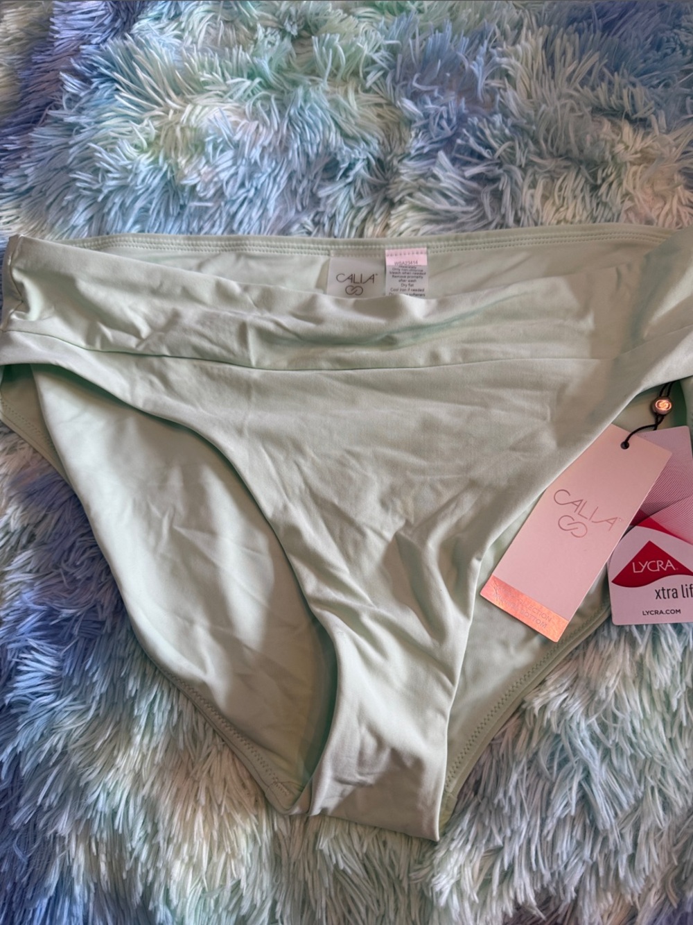 Alia Seamless Bikini Briefs in Pistachio Green